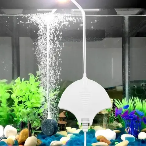 Pompe à Air pour Aquarium  Ultra-Silencieuse pompe aquarium 1.8W et performant oxygène pompe pour 5 à 60L de aquarium Tank (Blanc)